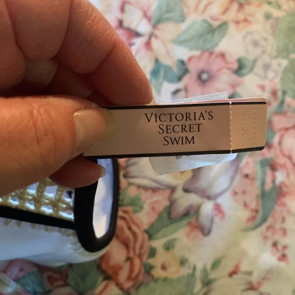 NWT Victoria Secret Elegant White and Black Bikini Bottom Size Large - Picture 10 of 12